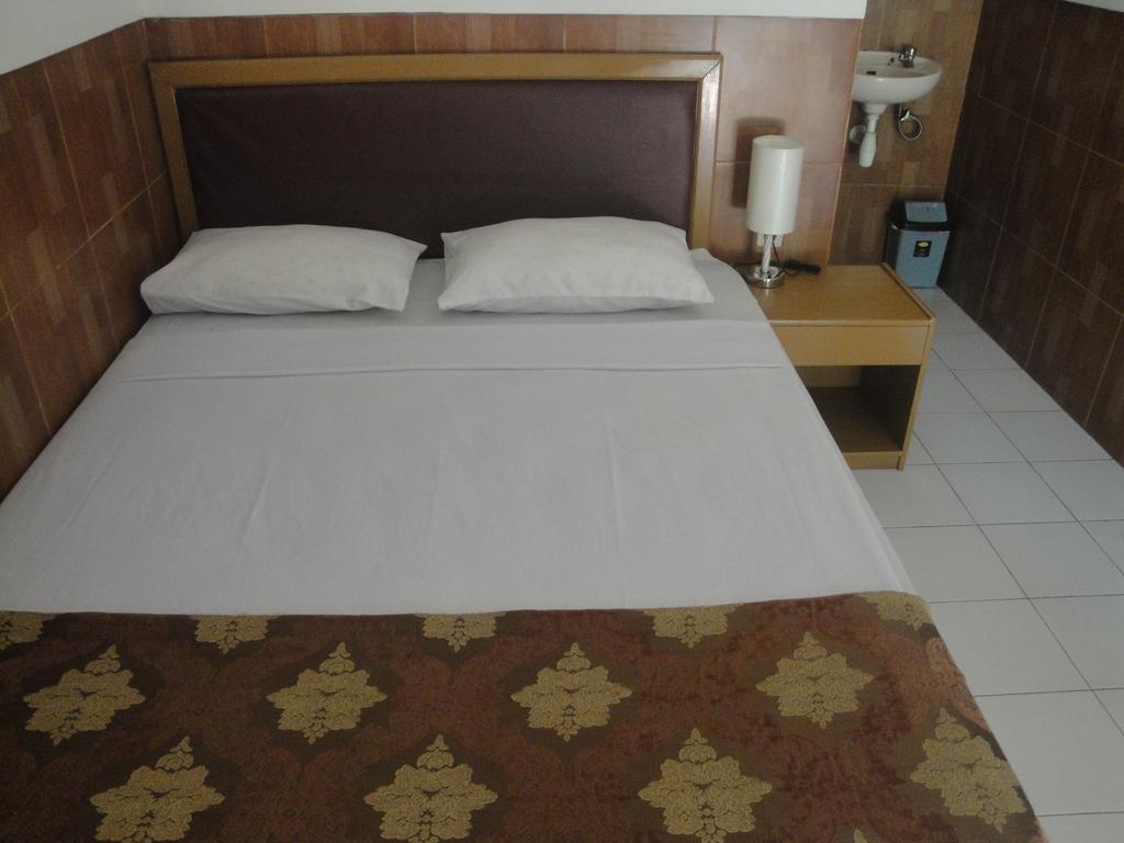 Hotel Ratih Mataram Chambre photo