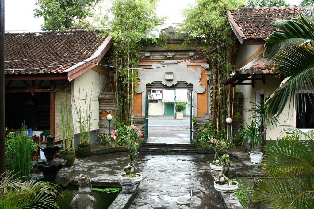 Hotel Ratih Mataram Extérieur photo